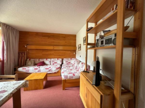Appartement fonctionnel proche des pistes avec balcon et parking - FR-1-181-2173